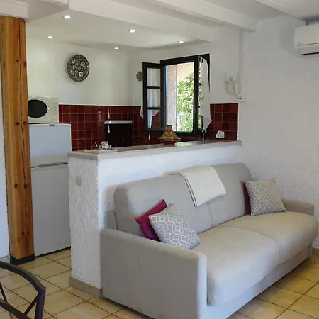 Résidence Marie Diane - Coté Piscine F Appartement *