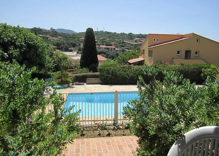 Marie Diane - Cote Piscine F Apartment *